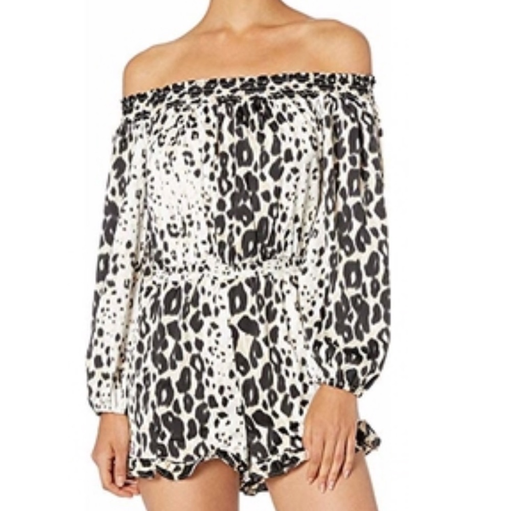 🆕 BEBE Off The Shoulder Ruffle Romper (leopard)